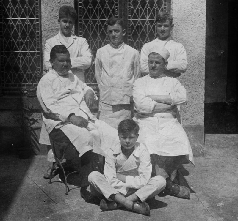 Küchenteam des Instituts St. Maria, Bad Homburg 1924