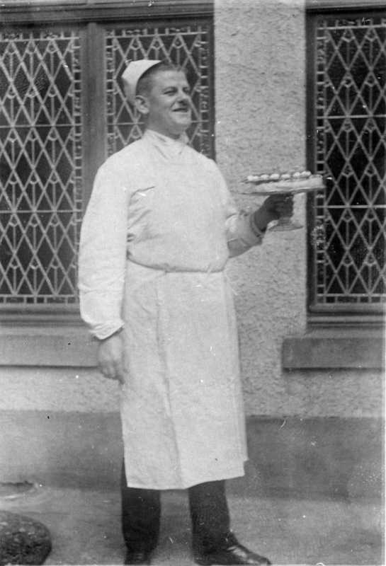 Tortenbäcker im Institut St. Maria, Bad Homburg 1926