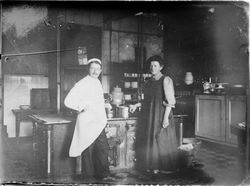 In der Großküche, wohl um 1910