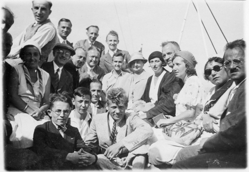 Saarländer beim Bootsausflug um 1930