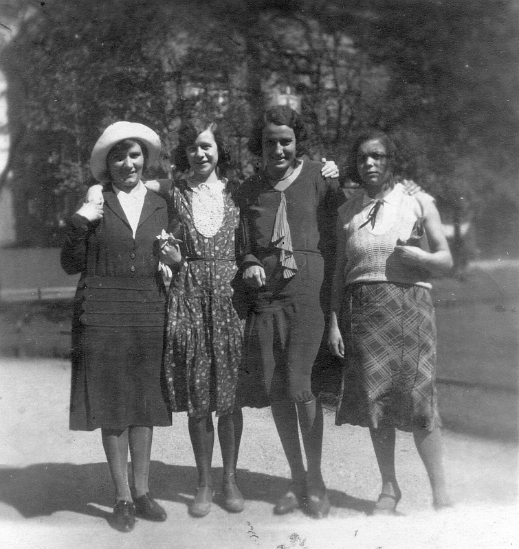 4 junge Frauen, Saarbrücken, wohl späte 1920er