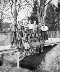 Frauengruppe im Kurpark, Bad Homburg 1925