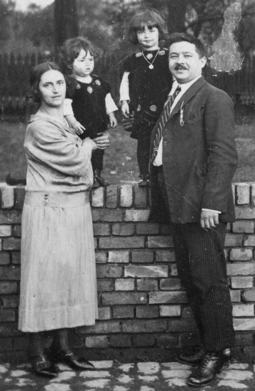 Stolze Eltern, Friedrichsthal 1920-30er