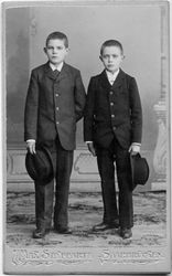 Zwei Geschwister, Saarbrücken um 1900