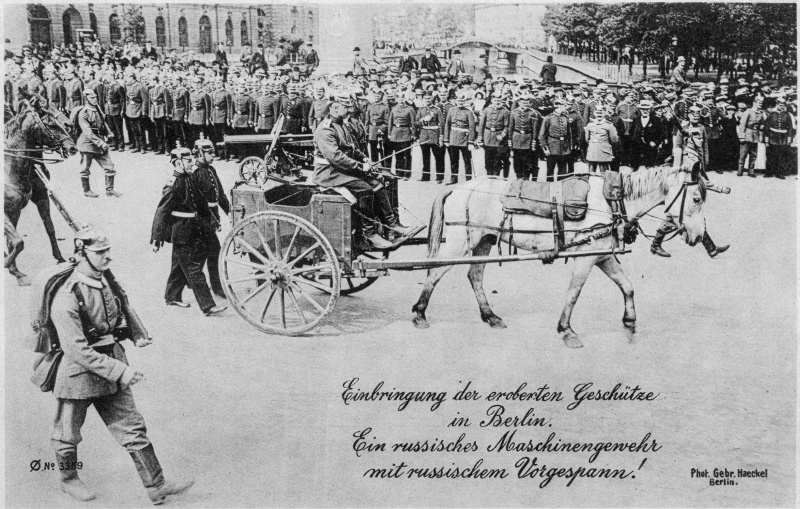 Kriegsbeute 1914: ein russisches MG mit Vorgespann