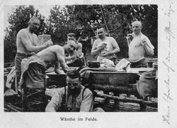 Körperwäsche im Felde, 1916