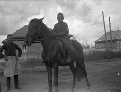 Uniformierter Kinderreiter, Mittelrussland 1941