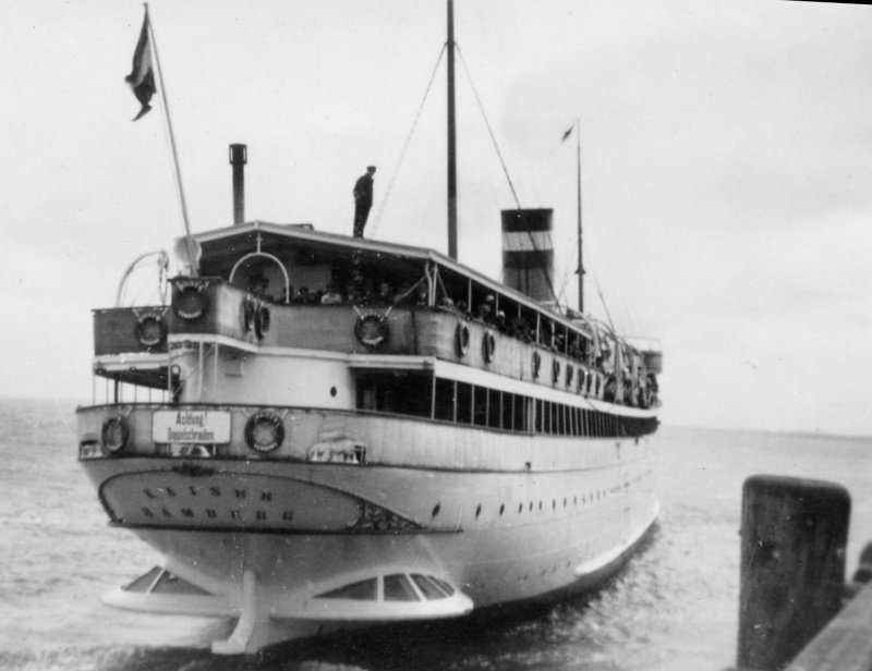 HAPAG-Passagierschiff Kaiser legt ab, um 1930