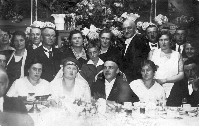 Grossbürgerliche Hochzeitsgesellschaft 1920er